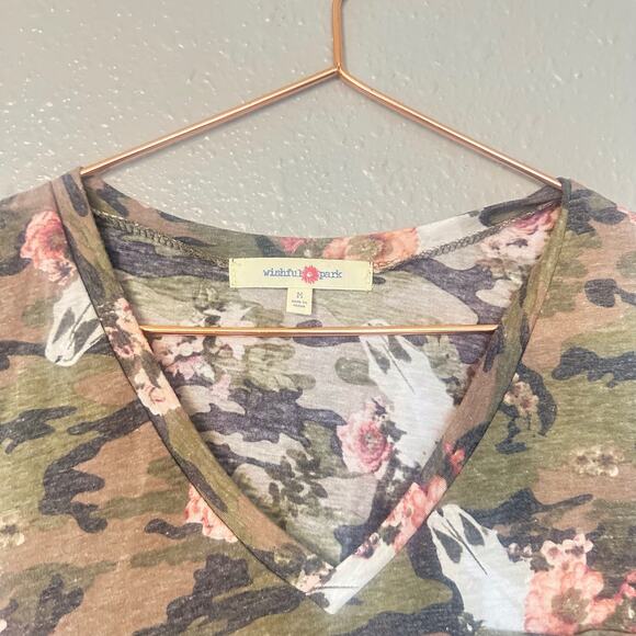 Wishful park floral skull Camo cowgirl v neck tee with pocket size medium - Picture 4 of 6